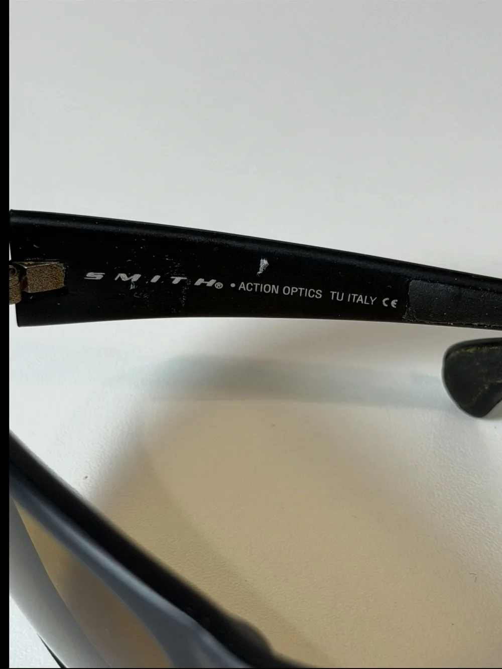 SMITH sporty wraparound
